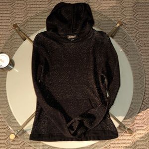 111 State shimmery hooded woman’s top